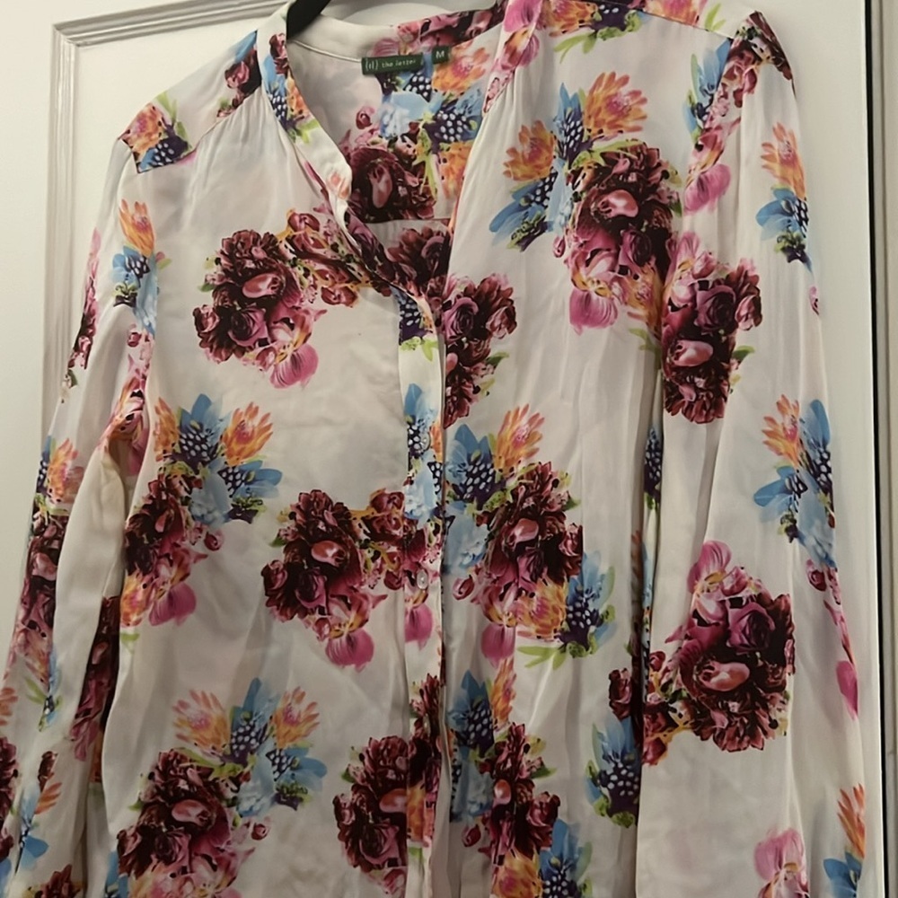 The Letter floral blouse, Sz M - Picture 3 of 3